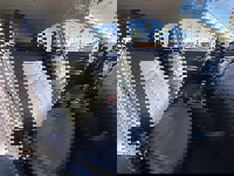 Used 2017 Nissan Rogue SL image 19