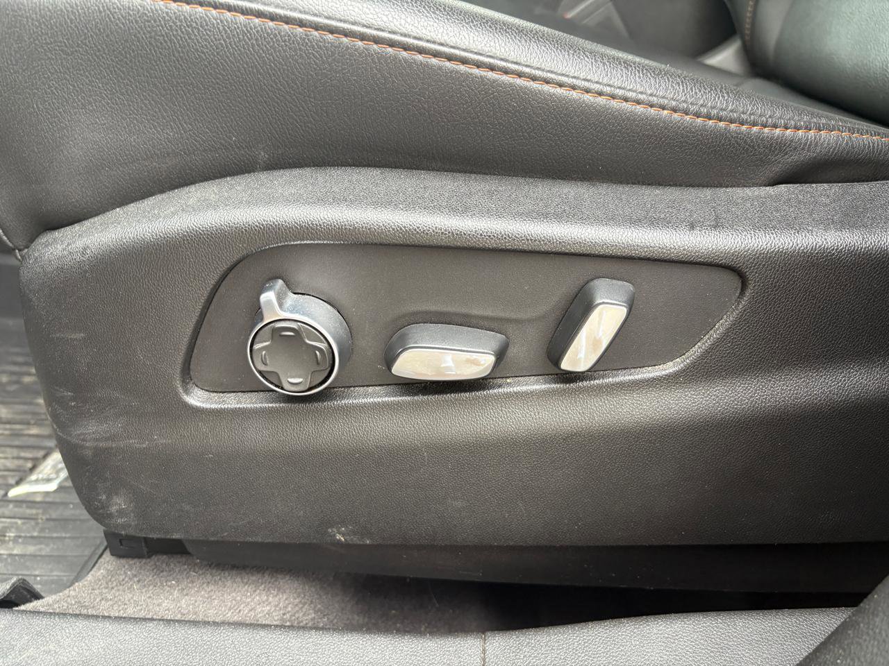 Used 2019 Cadillac XT4 Sport AWD/4WD image 6