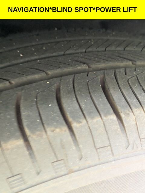 Used 2025 Ford Explorer Active RWD image 8