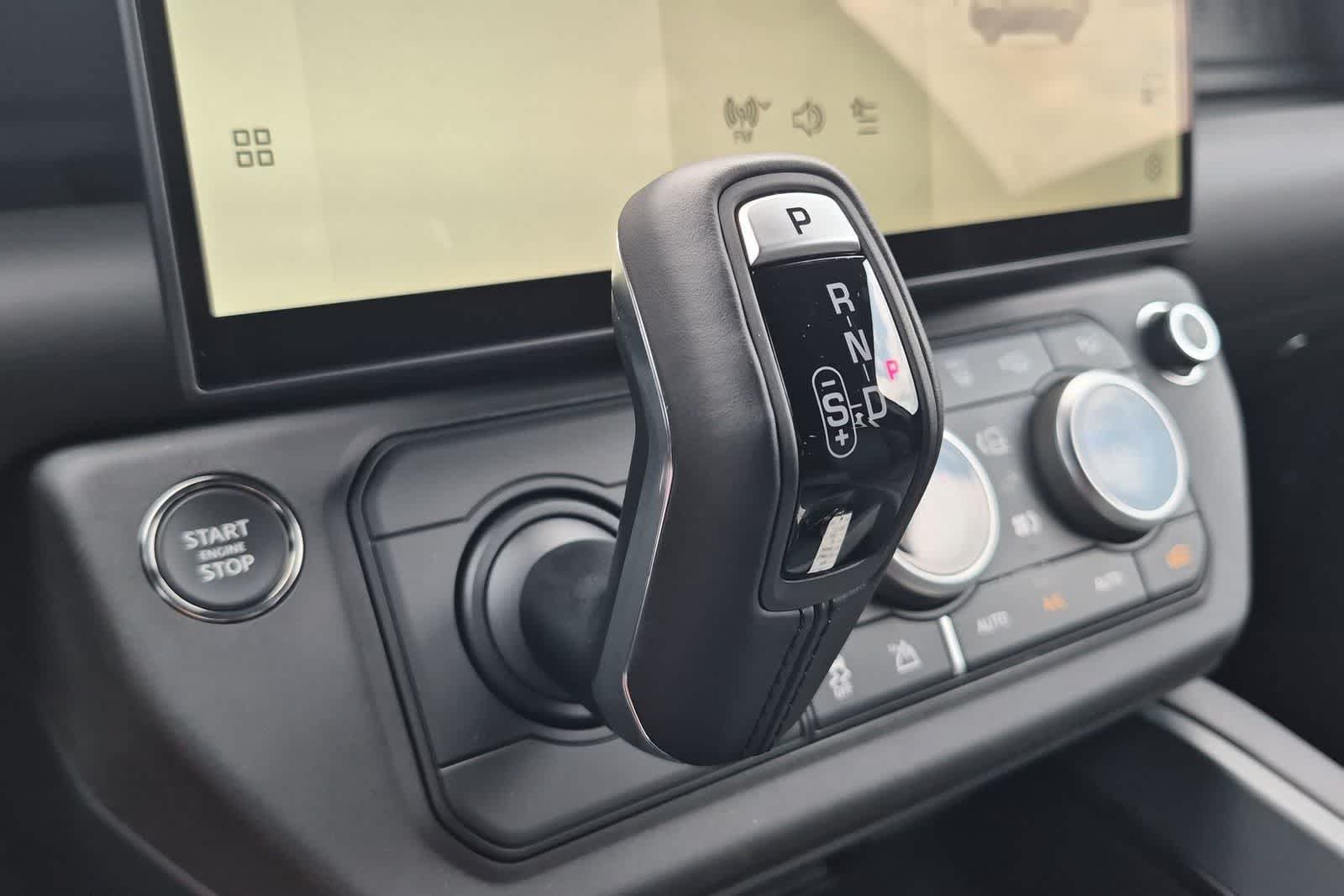 New 2026 Land Rover Defender 110 X-Dynamic SE AWD/4WD image 33