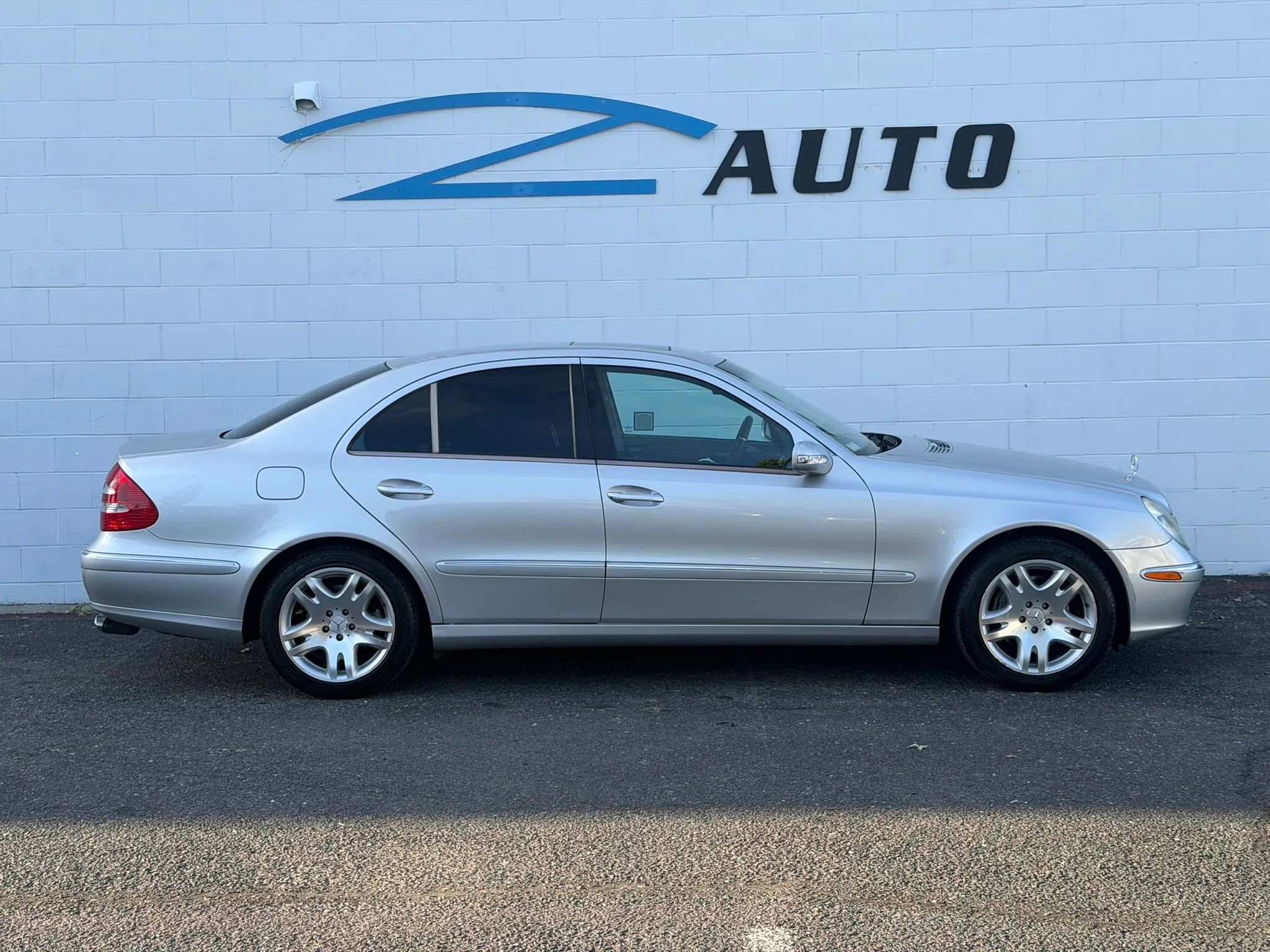 Used 2003 Mercedes-Benz E 500 Sedan image 6