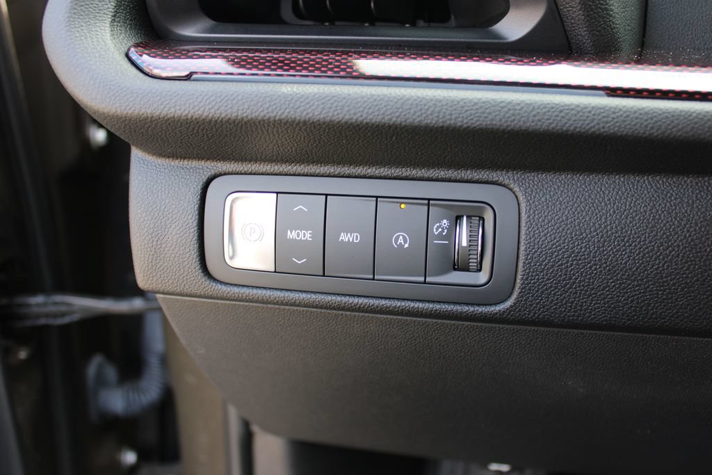 Used 2024 Chevrolet Traverse RS AWD/4WD image 15