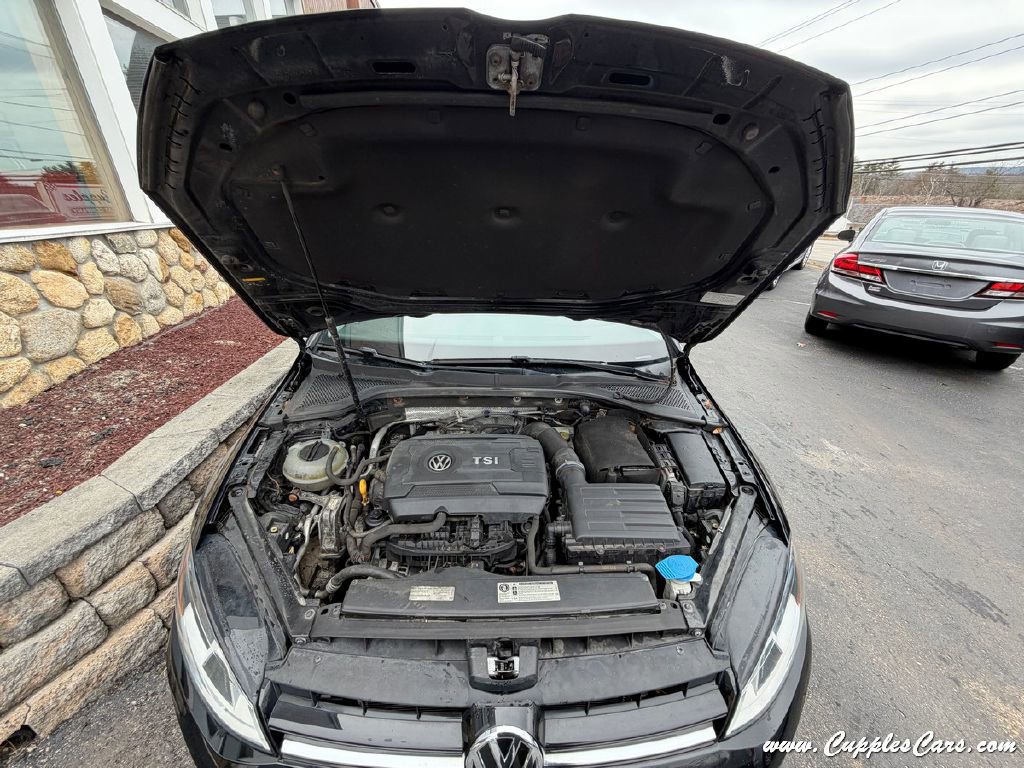 Used 2016 Volkswagen Golf S image 13