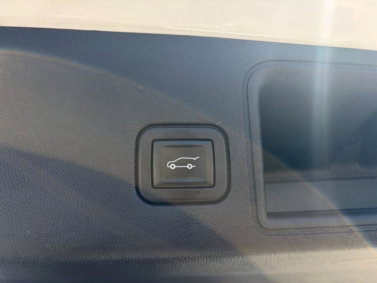 Used 2020 GMC Terrain Denali w/ LPO, Floor Liner Package AWD/4WD image 15