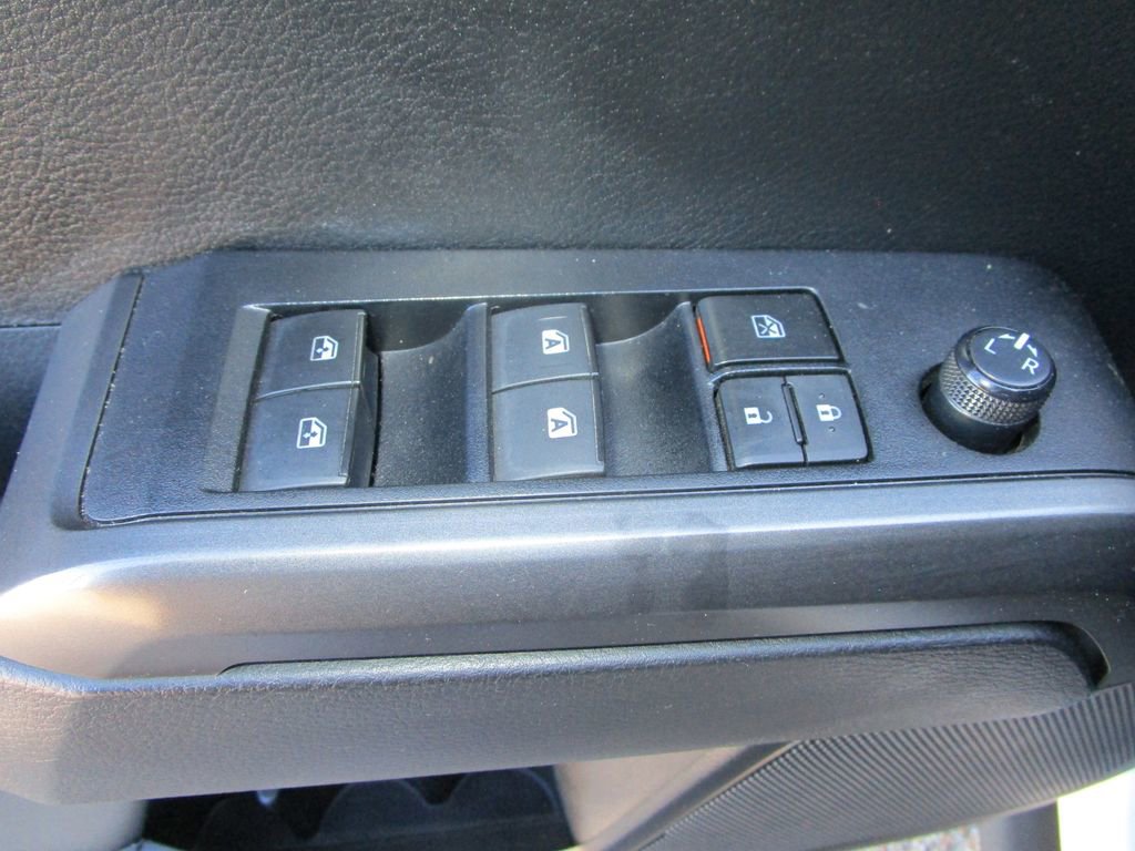 Used 2022 Toyota Tacoma TRD Off-Road image 24