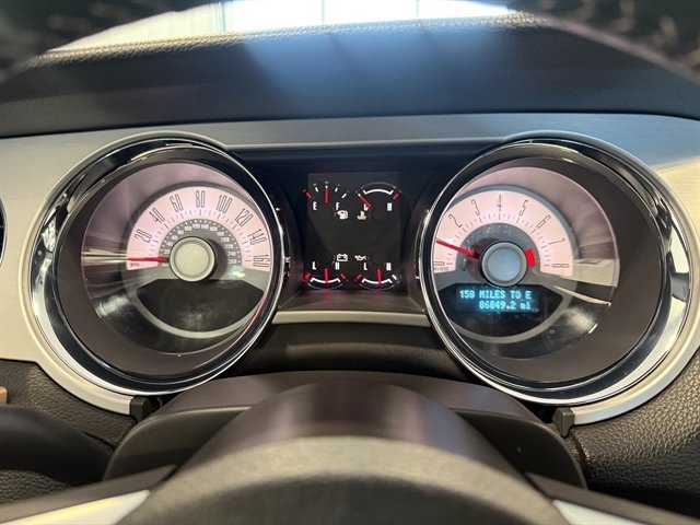 Used 2011 Ford Mustang Premium w/ 202A Rapid Spec Order Code image 21