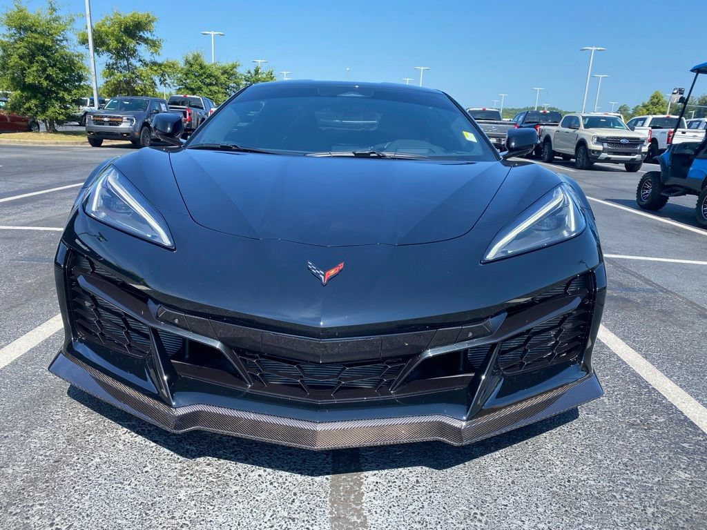 Used 2025 Chevrolet Corvette Z06 RWD image 2