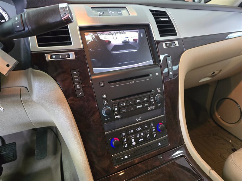 Used 2010 Cadillac Escalade ESV Premium AWD/4WD image 23