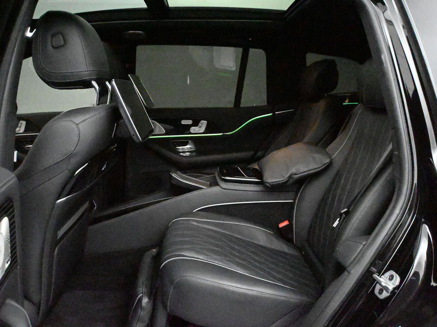 Used 2024 Mercedes-Benz Maybach GLS 600 4MATIC image 11