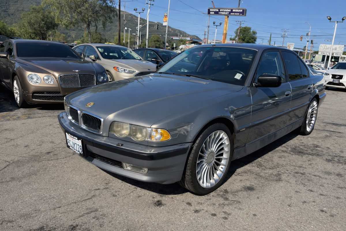 Used 2001 BMW 740i RWD image 3