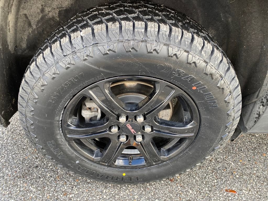 Used 2023 GMC Acadia AT4 w/ Technology Package image 16