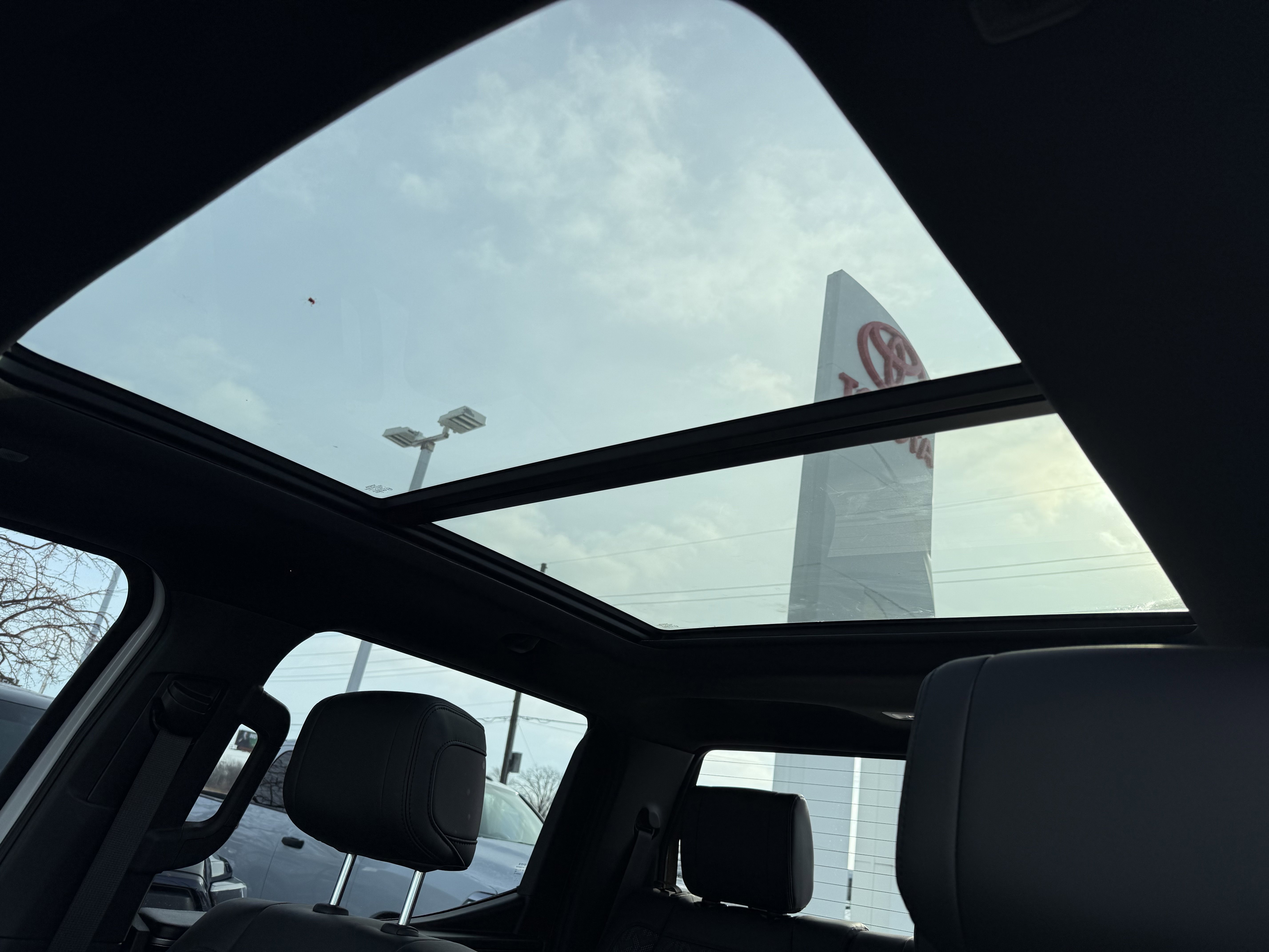 Used 2025 Toyota Tundra Limited image 21