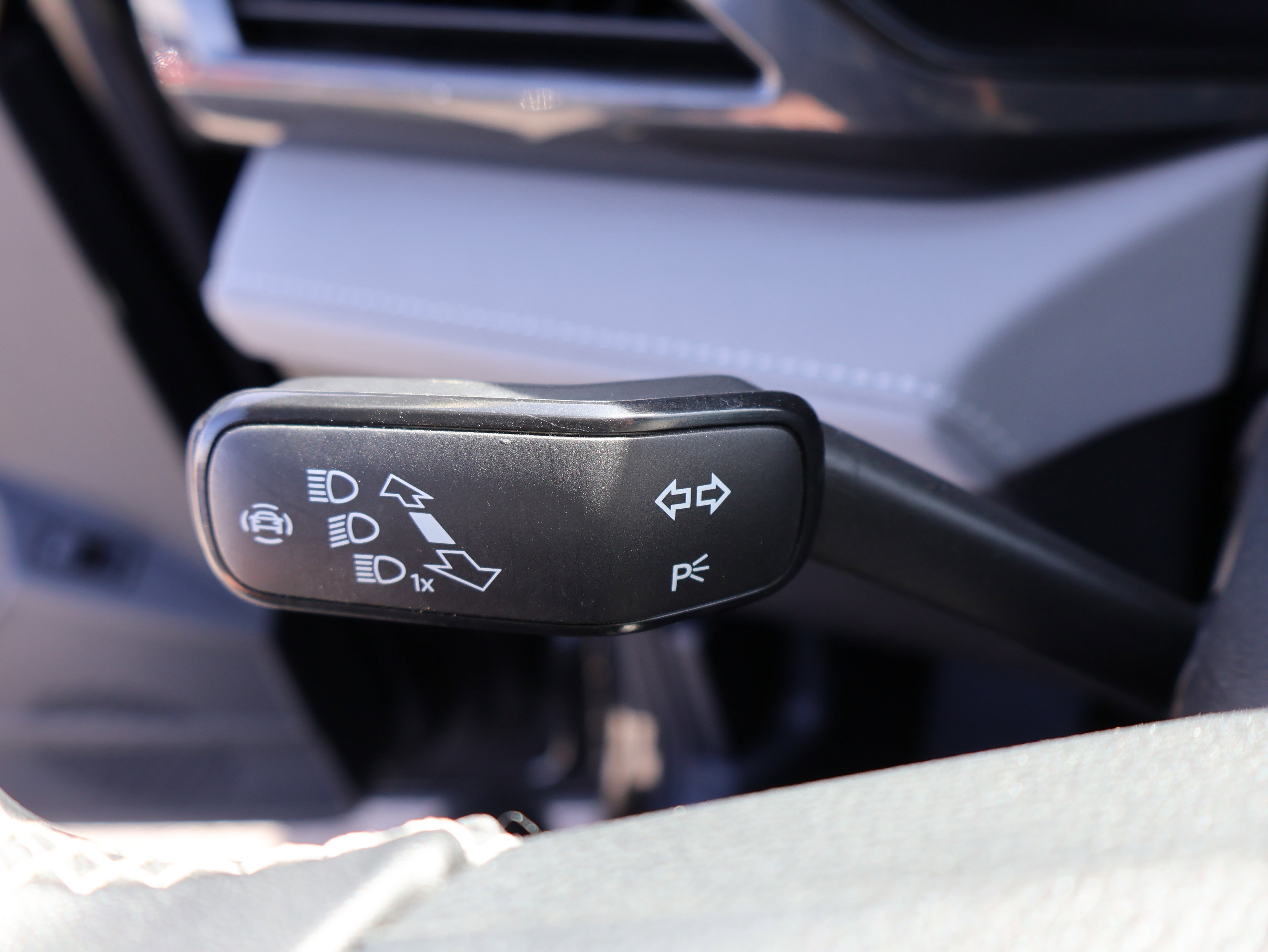 Used 2023 Volkswagen Taos SEL image 34