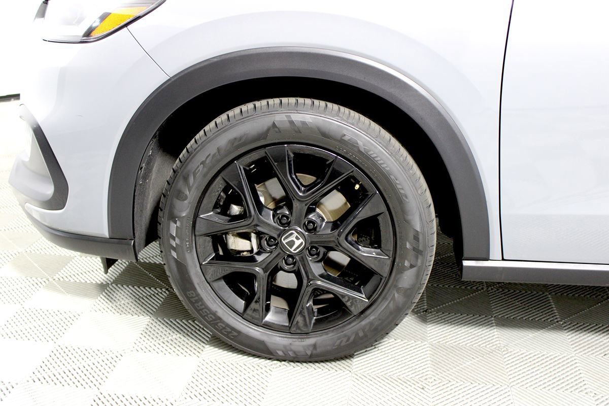 Used 2025 Honda HR-V Sport image 4