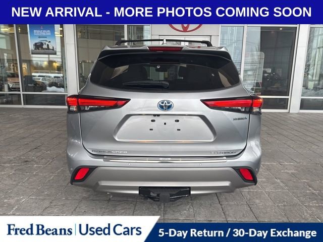 Used 2023 Toyota Highlander Platinum image 4