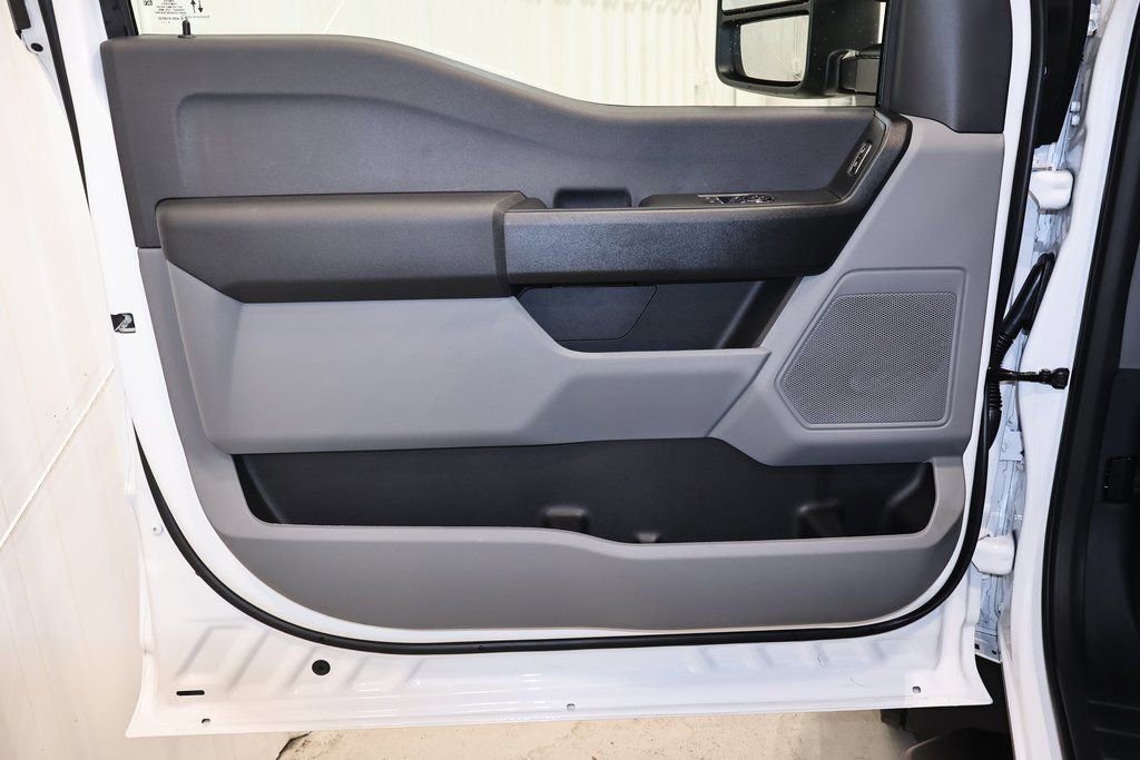 New 2026 Ford F550 2WD Regular Cab Super Duty image 9