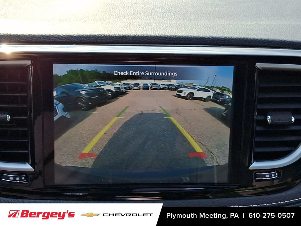 Used 2025 Chrysler Pacifica Limited FWD image 23