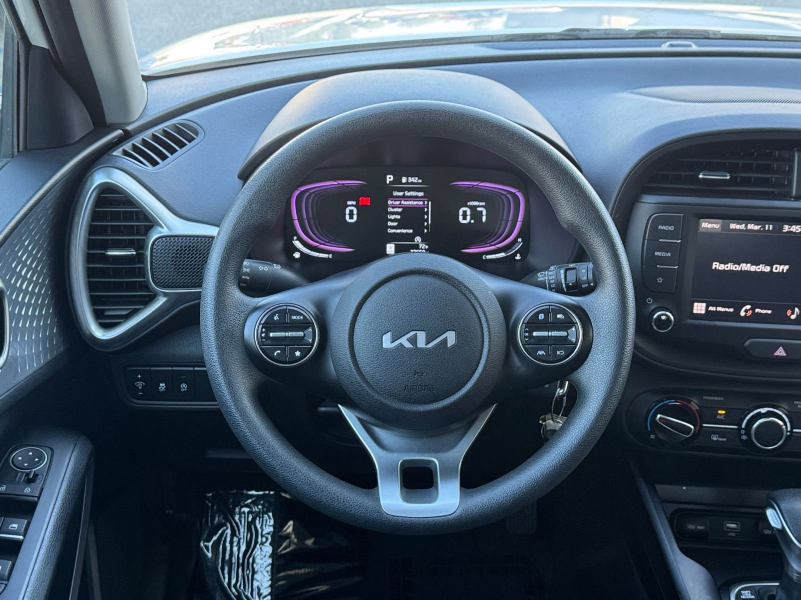 Used 2025 Kia Soul LX w/ LX Technology Package image 25