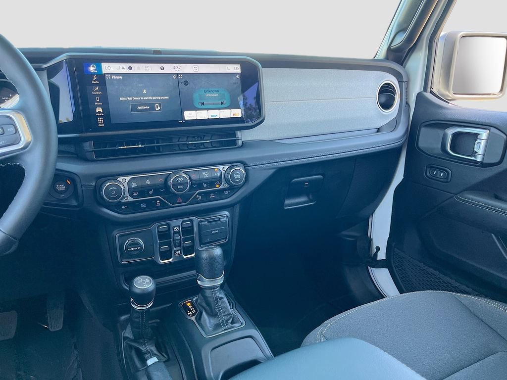 Certified 2025 Jeep Wrangler Unlimited Sahara w/ Safety Group image 22