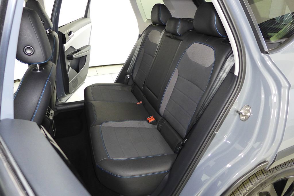 Used 2024 Volkswagen Taos SE image 21