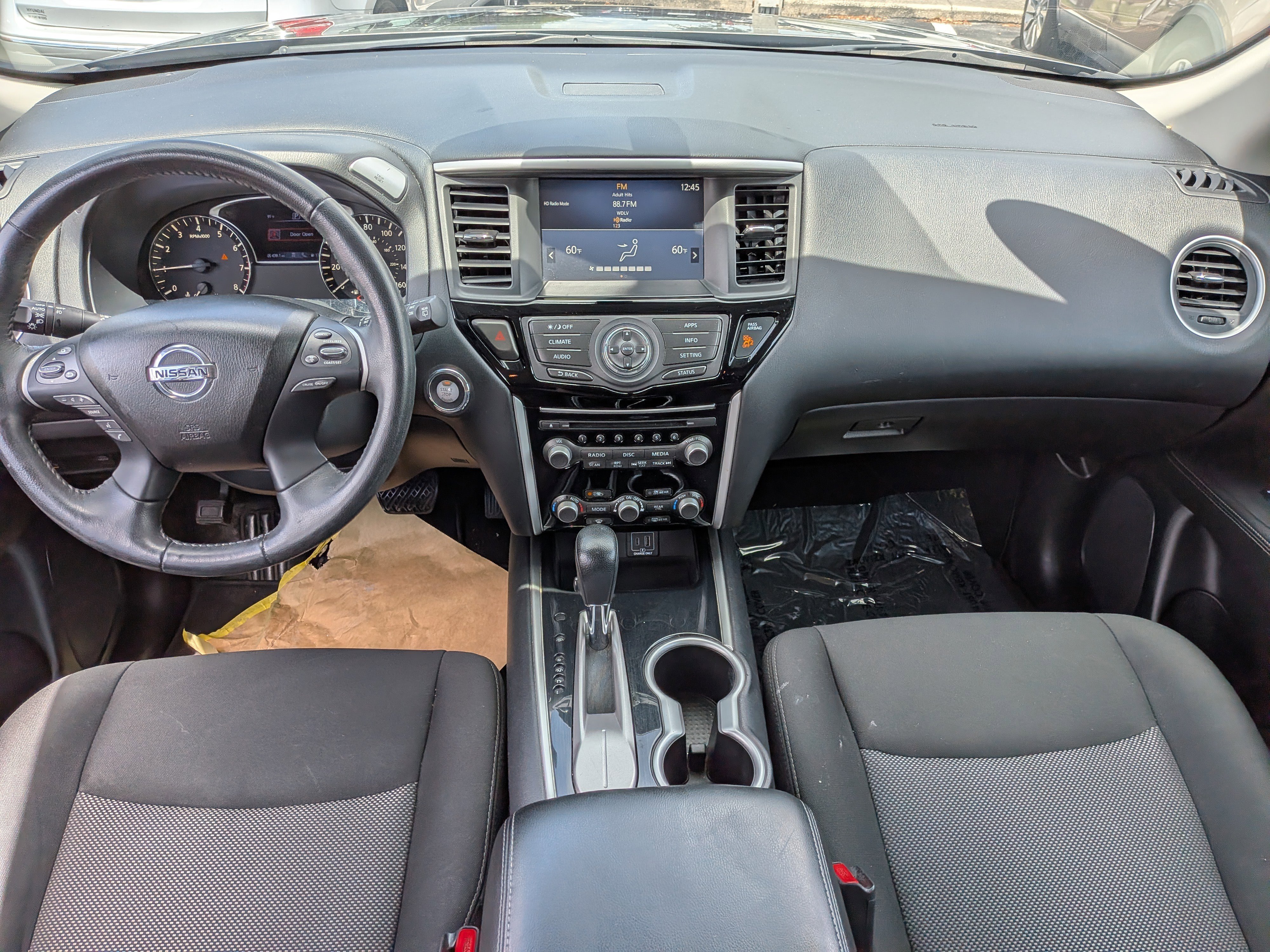 Used 2020 Nissan Pathfinder SV image 16