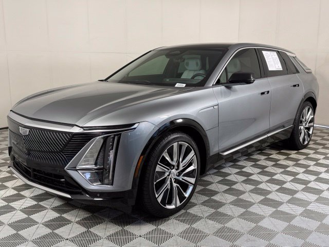 Used 2024 Cadillac Lyriq Luxury RWD image 2