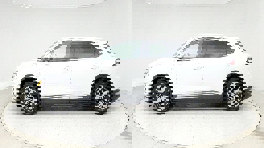 Used 2023 VinFast VF 8 Eco image 8