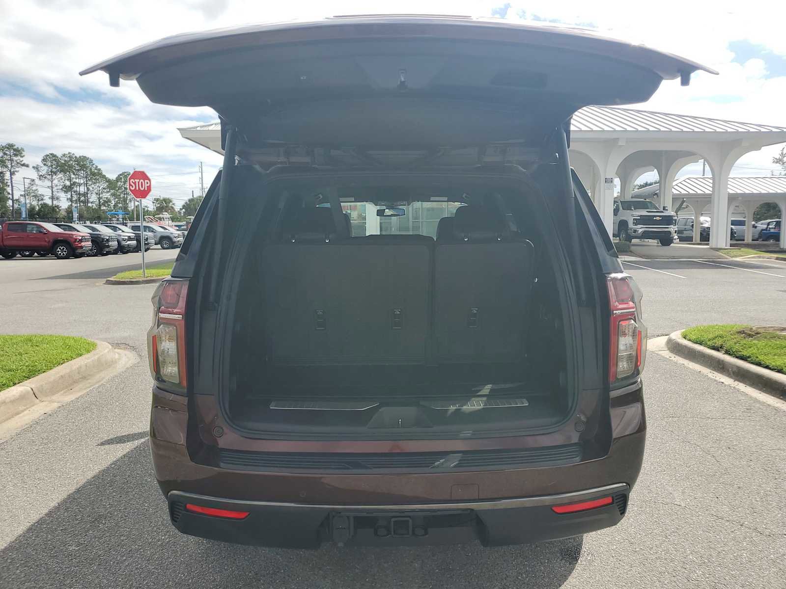 Certified 2022 Chevrolet Tahoe Z71 w/ Luxury Package image 5