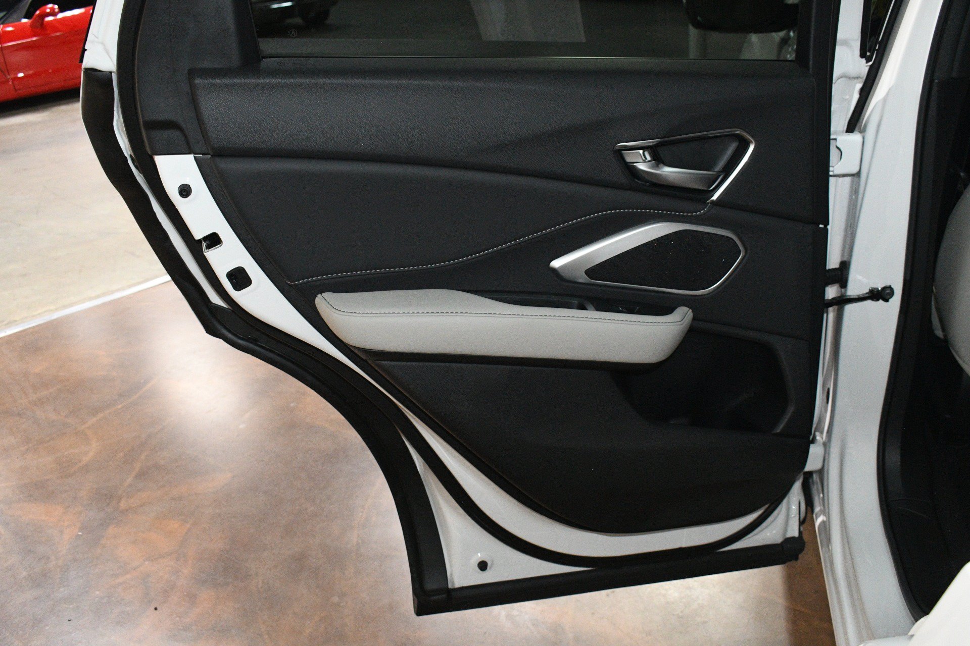 Used 2025 Acura RDX SH-AWD image 43