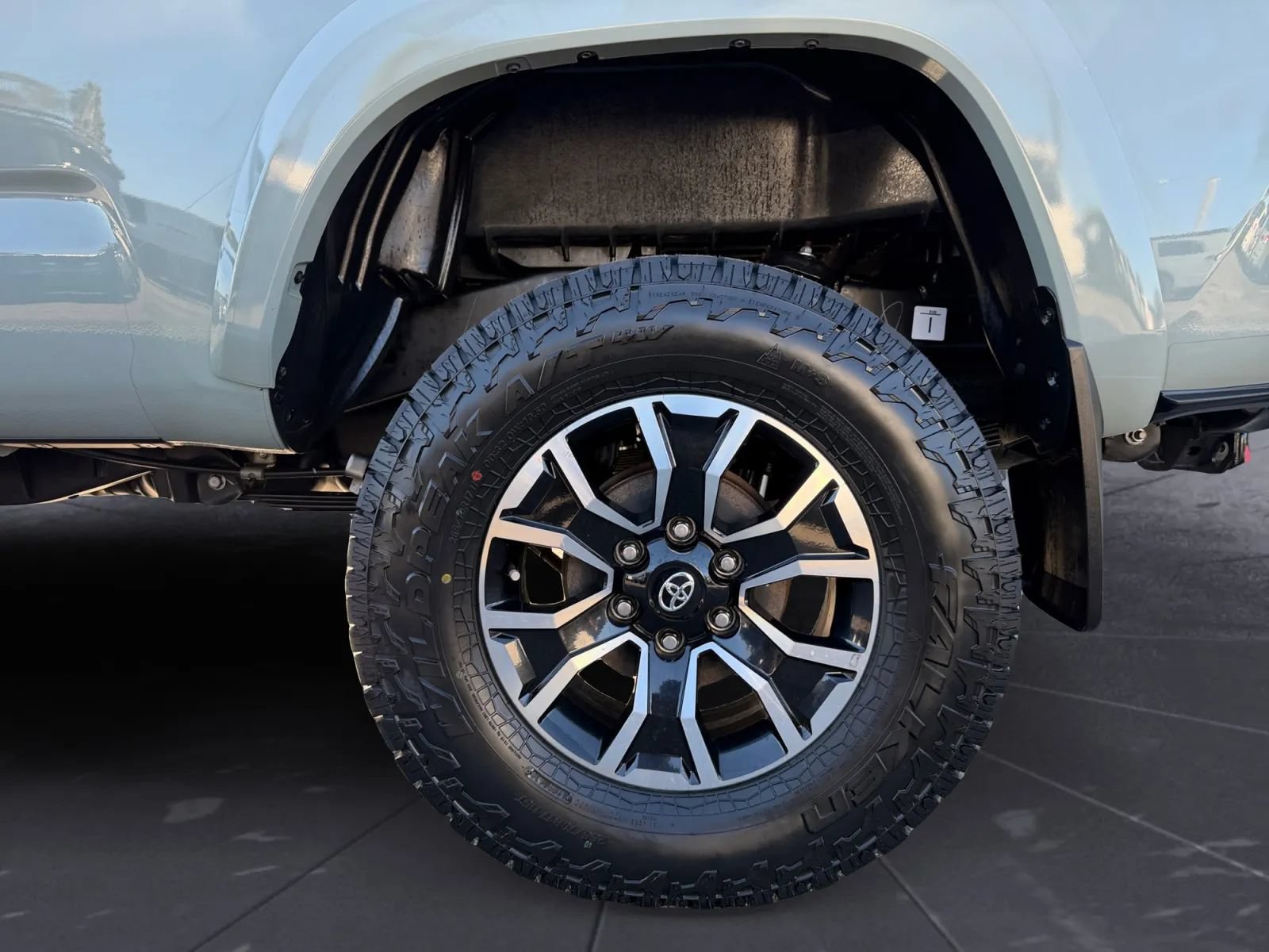 Used 2022 Toyota Tacoma TRD Sport w/ Technology Package AWD/4WD image 29