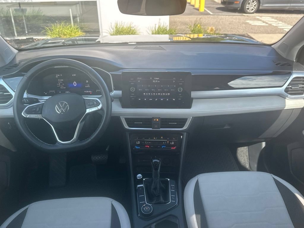 Used 2026 Volkswagen Taos SE w/ Panoramic Sunroof Package AWD/4WD image 17
