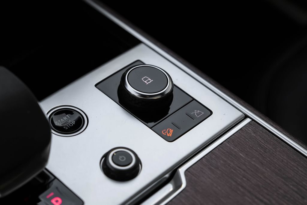 Used 2023 Land Rover Range Rover SE image 28