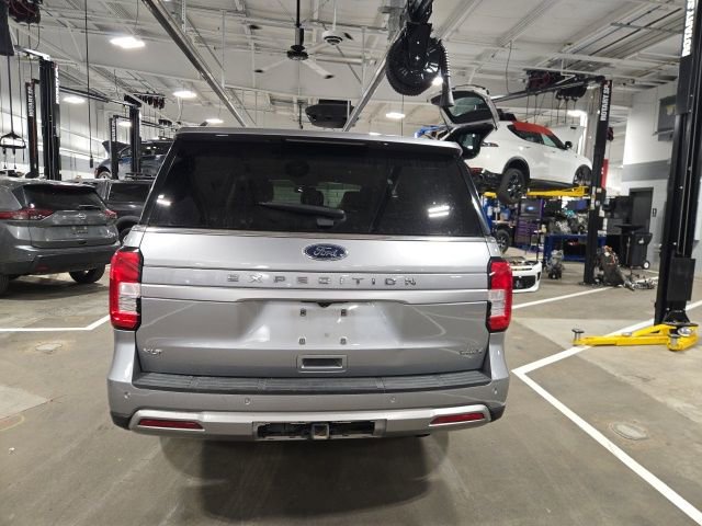 Used 2023 Ford Expedition Max XLT image 6