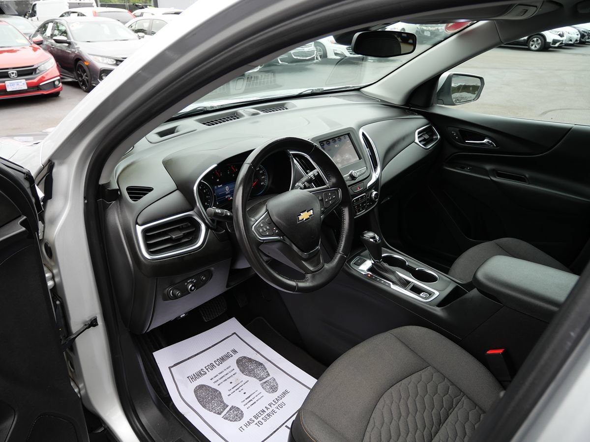 Used 2021 Chevrolet Equinox LT w/ Driver Convenience Package AWD/4WD image 9