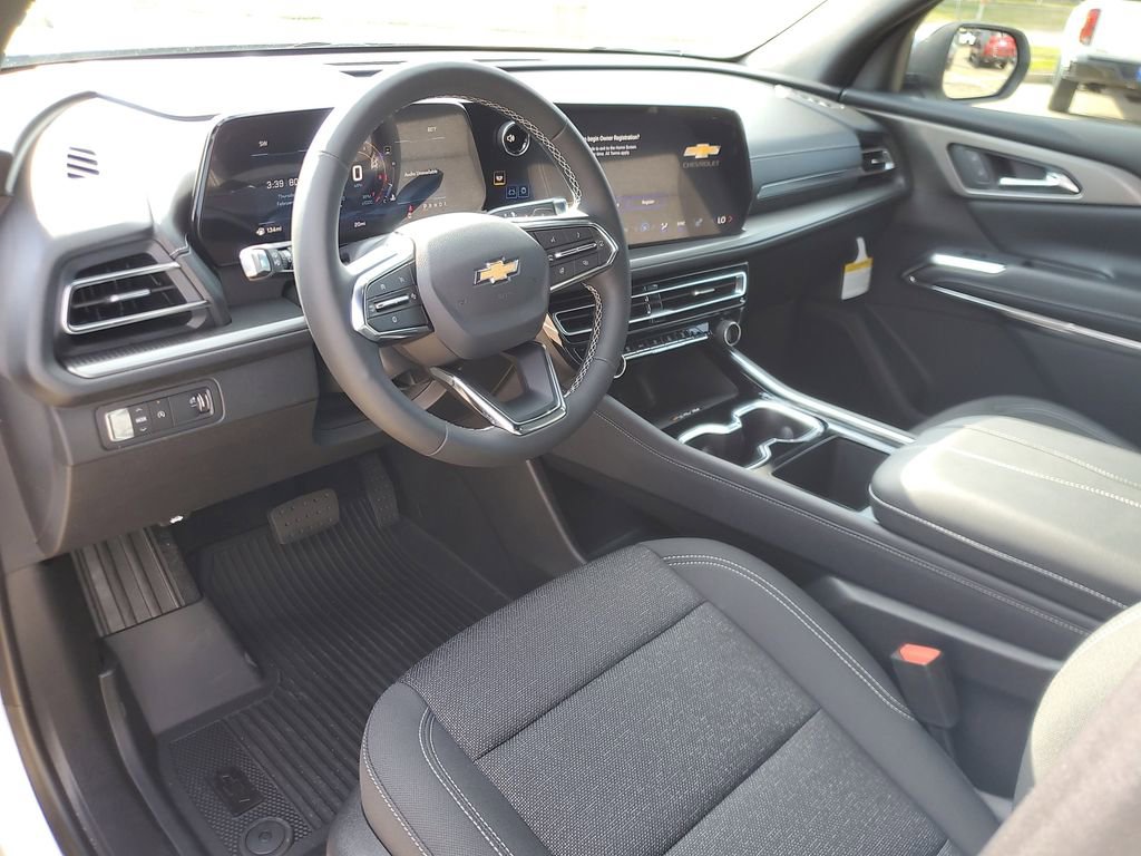 New 2026 Chevrolet Traverse LT w/ Driver Confidence Package image 16