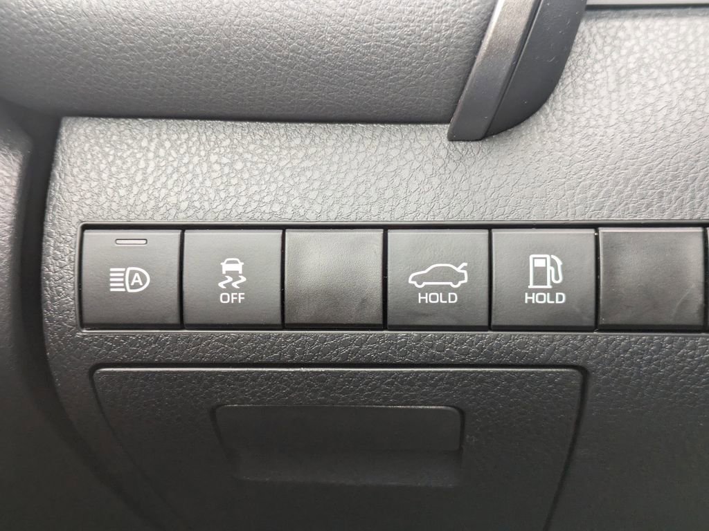 Used 2024 Toyota Camry SE image 23