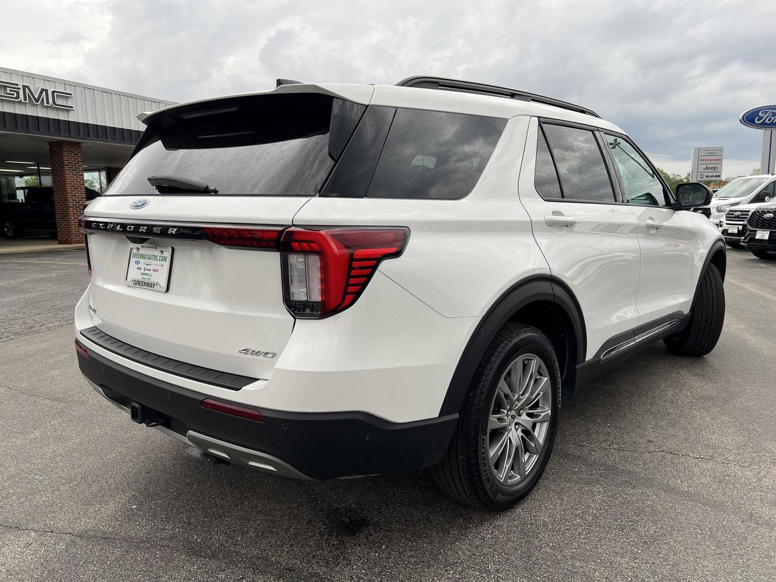 Used 2025 Ford Explorer Active w/ Active Comfort Package AWD/4WD image 4