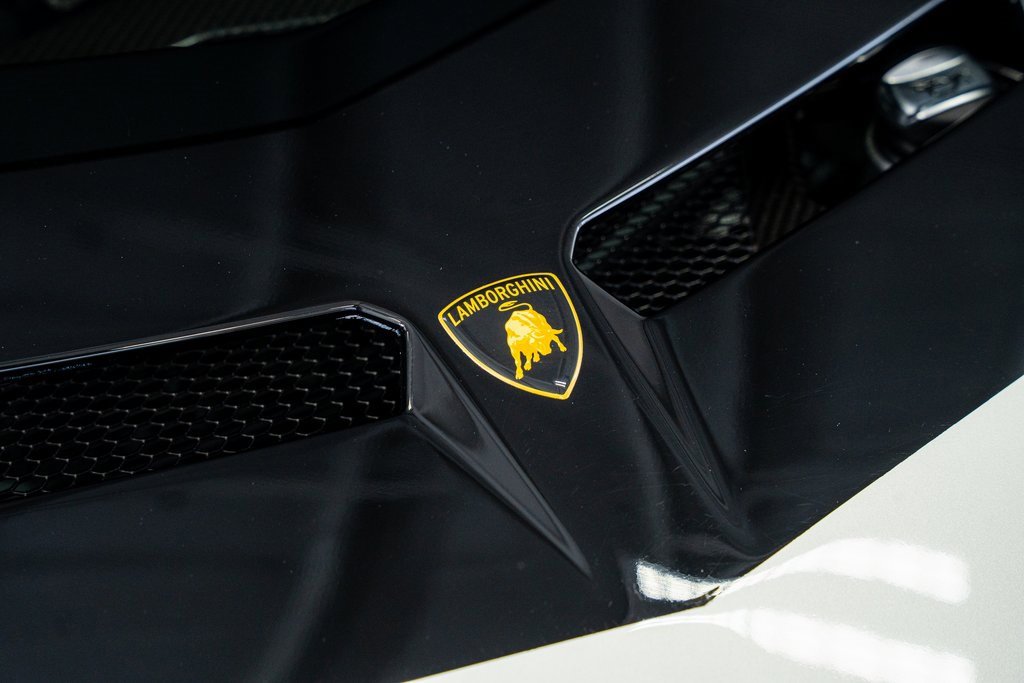 Used 2017 Lamborghini Aventador S image 37