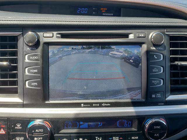 Used 2019 Toyota Highlander XLE AWD/4WD image 23
