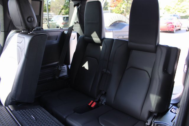 Used 2024 Land Rover Defender 110 S image 23