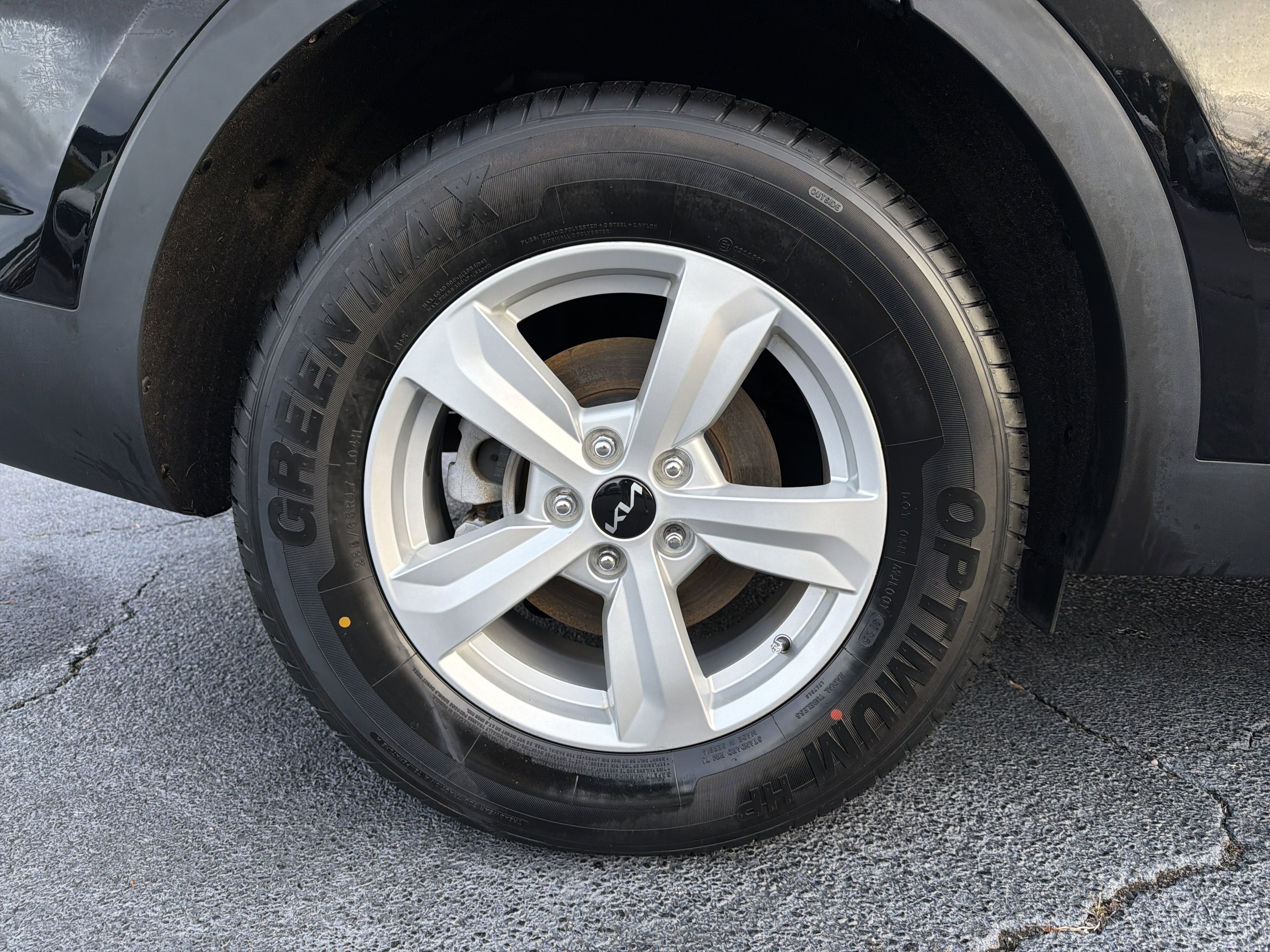 Used 2023 Kia Sorento LX image 17