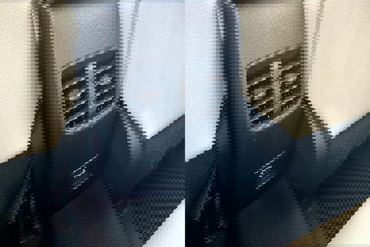 Used 2023 Toyota Corolla Cross XLE w/ Convenience Package image 25