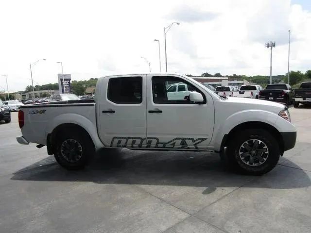 Used 2019 Nissan Frontier PRO-4X image 8