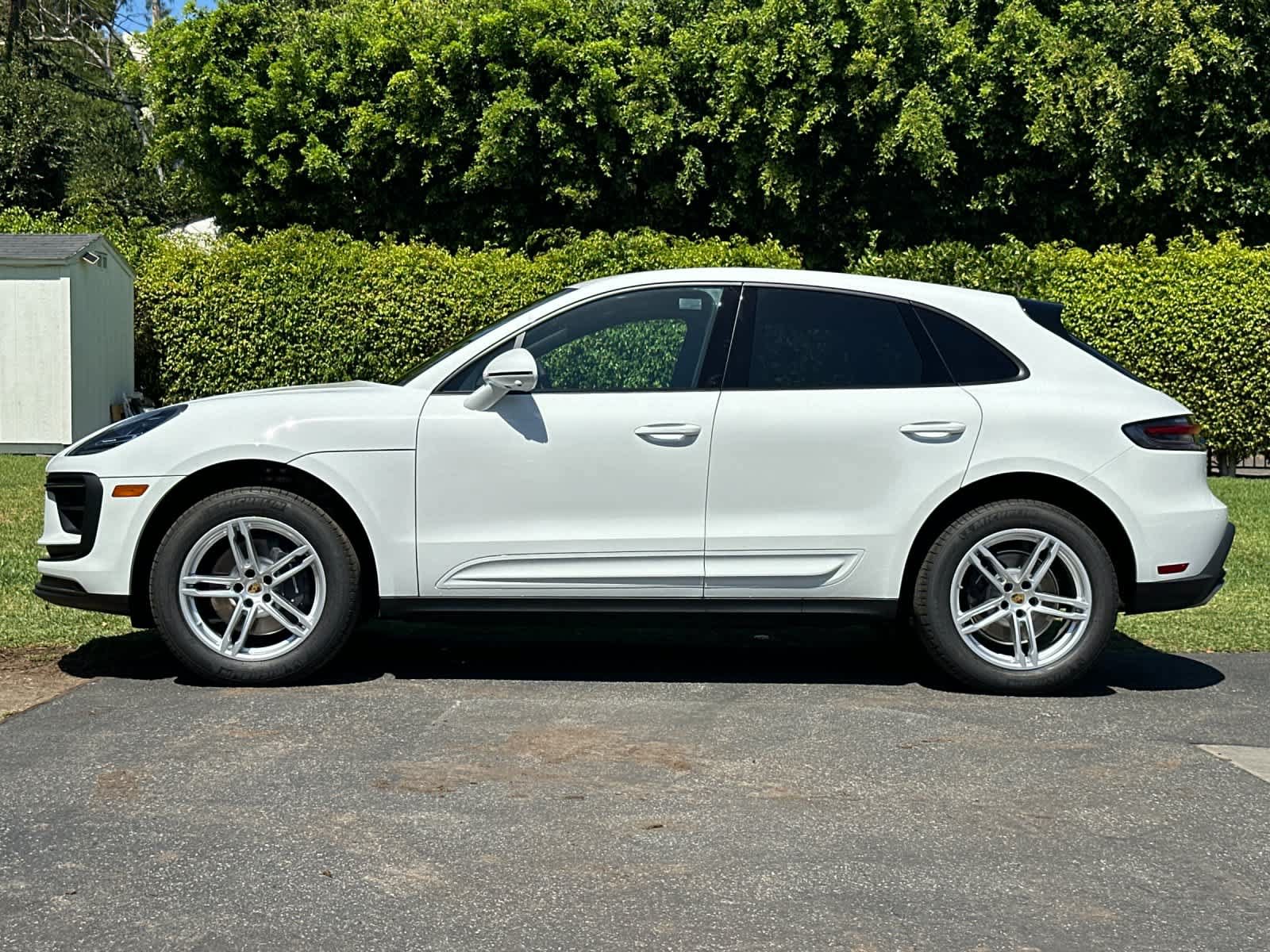 New 2026 Porsche Macan AWD/4WD image 2
