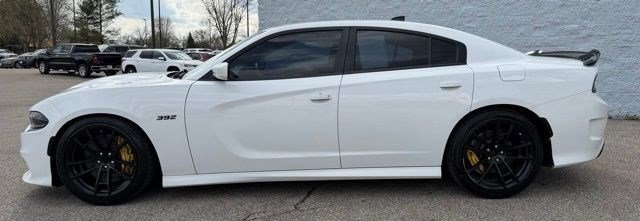 Used 2017 Dodge Charger R/T image 2