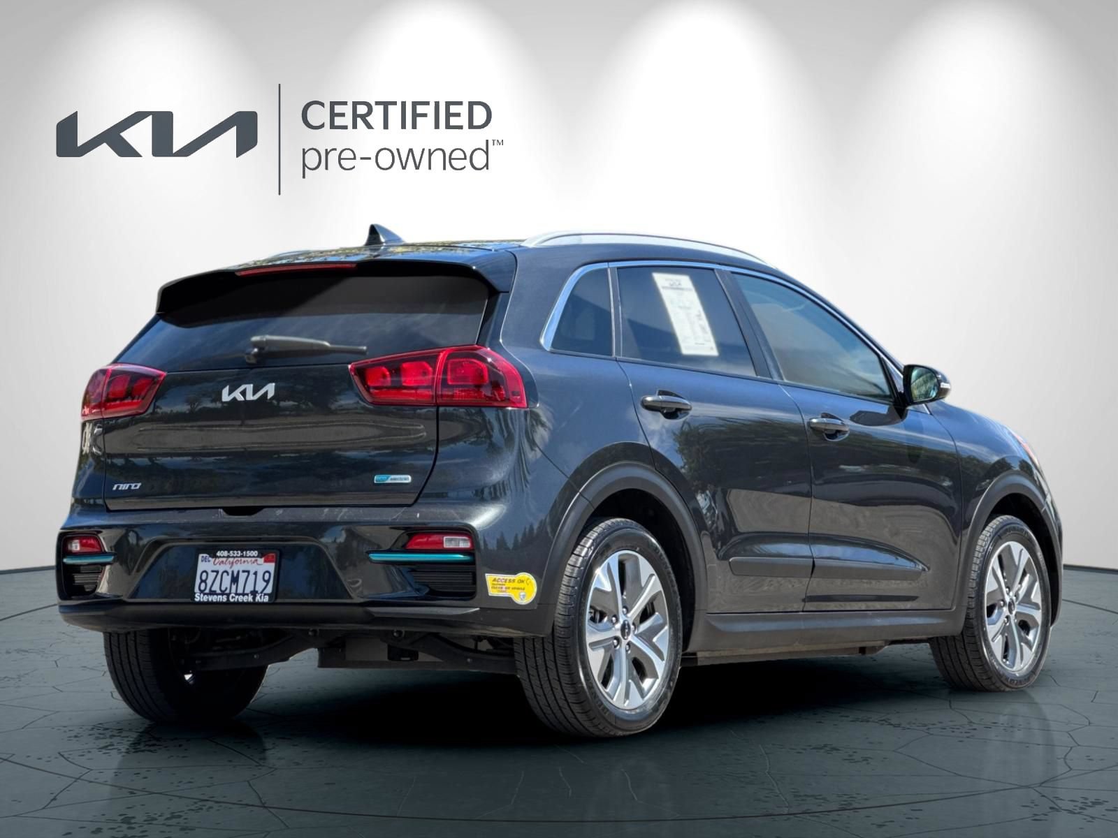 Certified 2022 Kia Niro EX FWD image 4