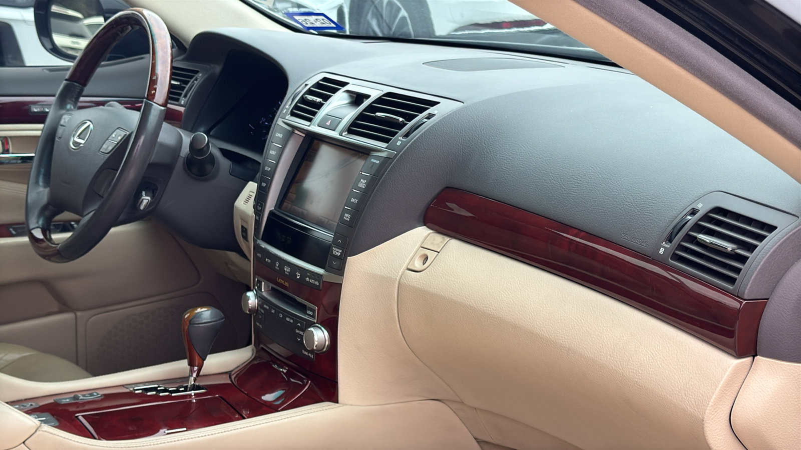 Used 2011 Lexus LS 460 w/ Comfort Pkg image 29