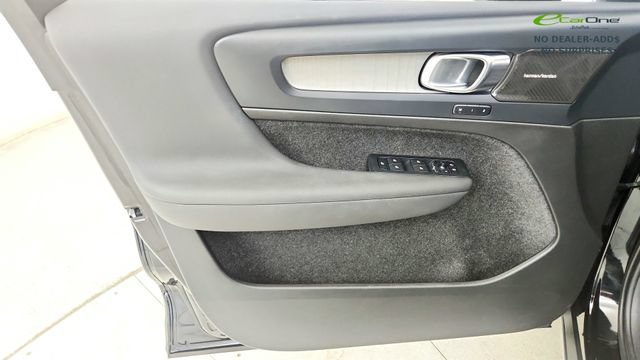 Used 2024 Volvo XC40 B5 Plus w/ Protection Package Premier AWD/4WD image 51