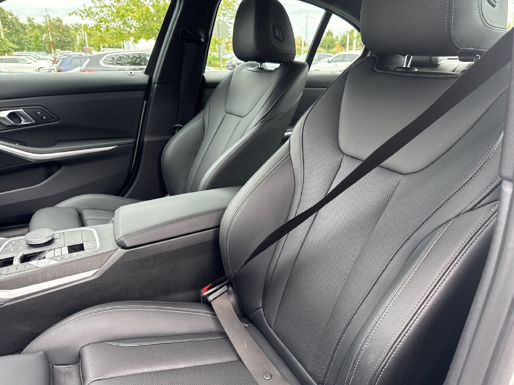 Used 2024 BMW 330e xDrive AWD/4WD image 18