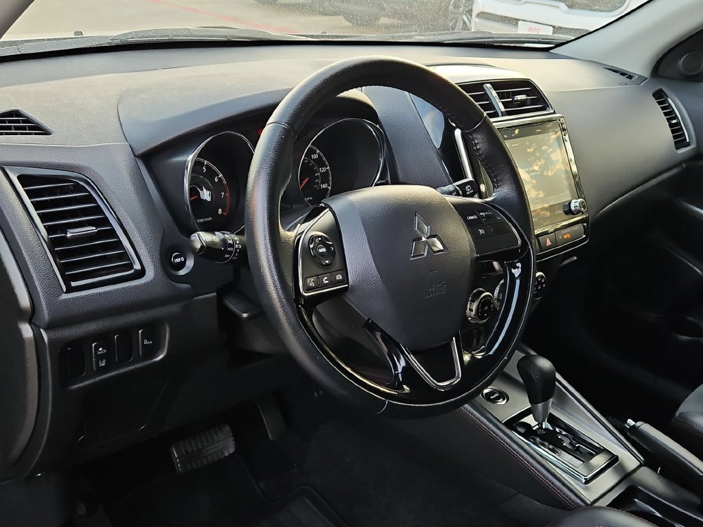 Used 2025 Mitsubishi Outlander Sport SE AWD/4WD image 15